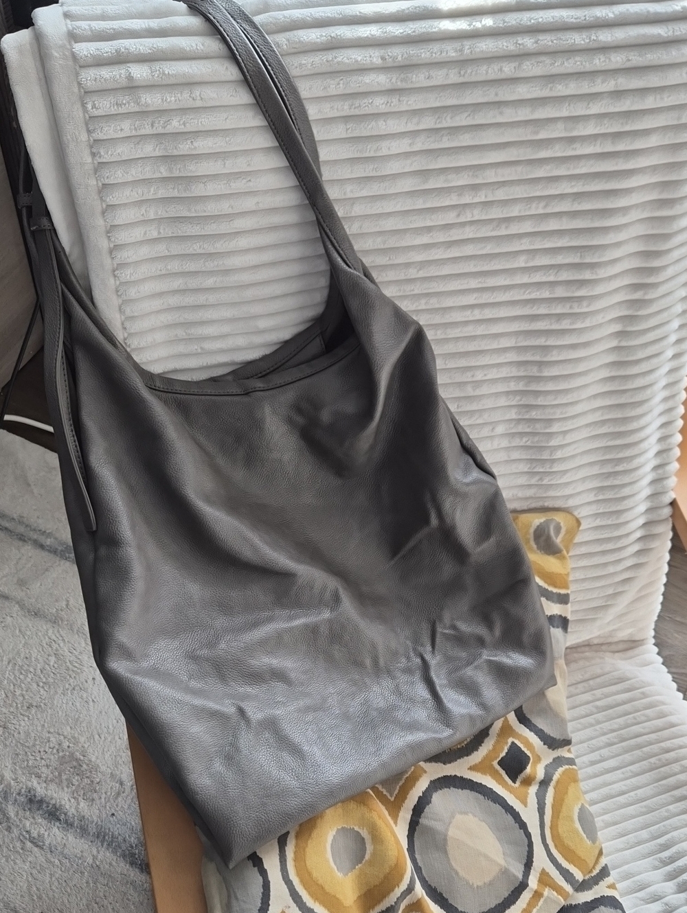 Chic Grey Hobo Shoulser Bag